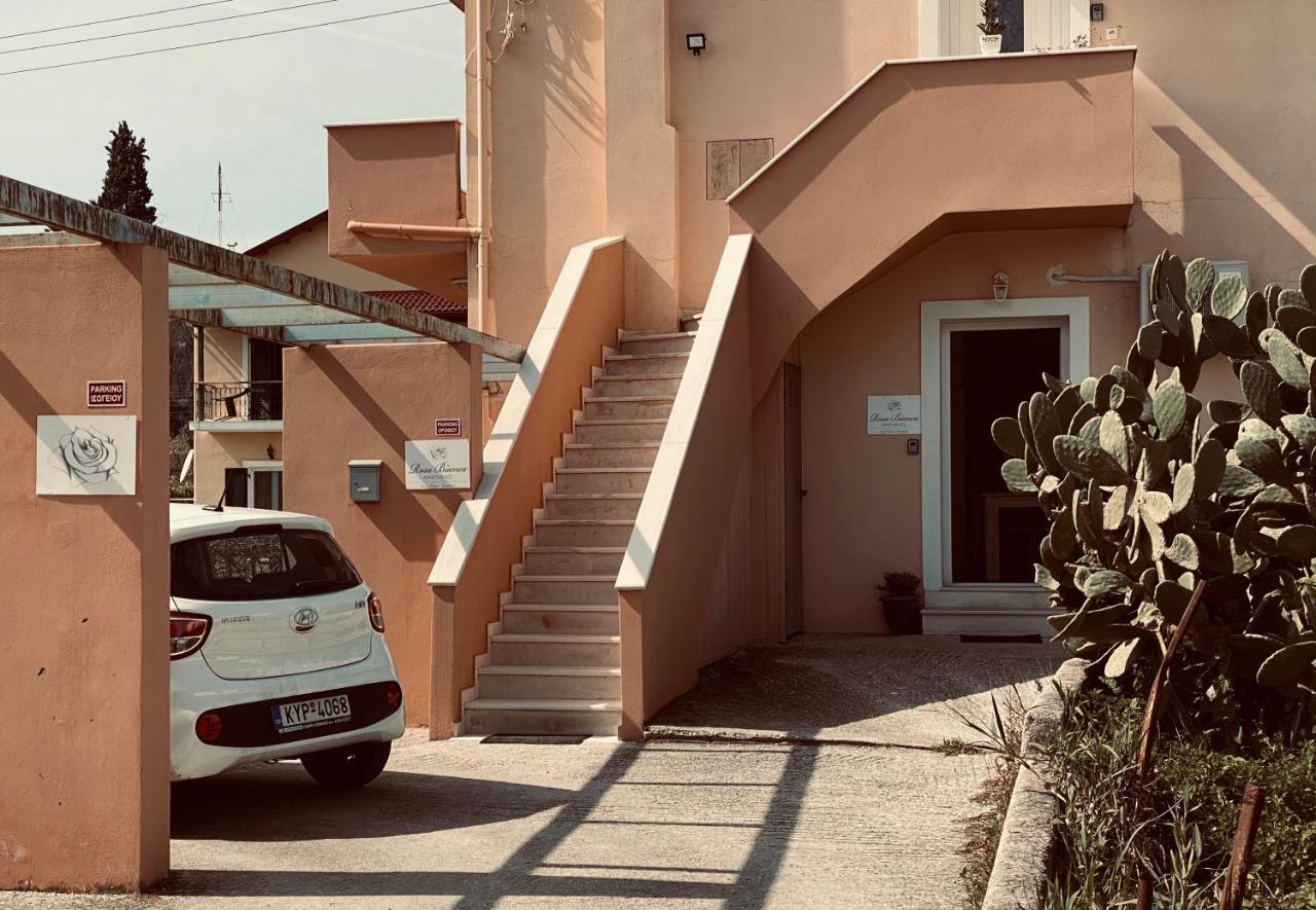 Rosa Bianca Apartment Kanali  Bagian luar foto